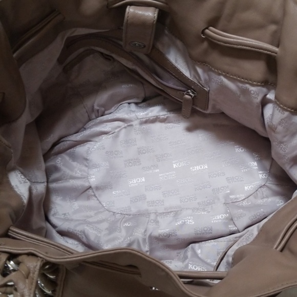 MICHAEL KORS LAMB LEATHER TAN AND SILVER PURSE - Picture 5 of 6